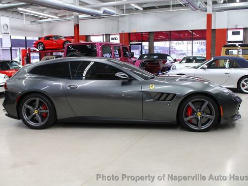 Used 2017 Ferrari GTC4Lusso AWD/4WD image 12