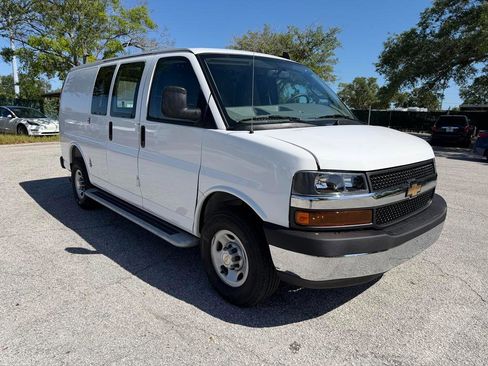 Used 2025 Chevrolet Express 2500 w/ Driver Convenience Package image 2