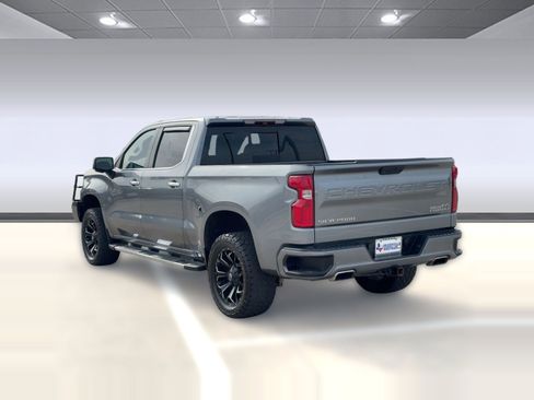 Used 2019 Chevrolet Silverado 1500 High Country w/ Technology Package image 3