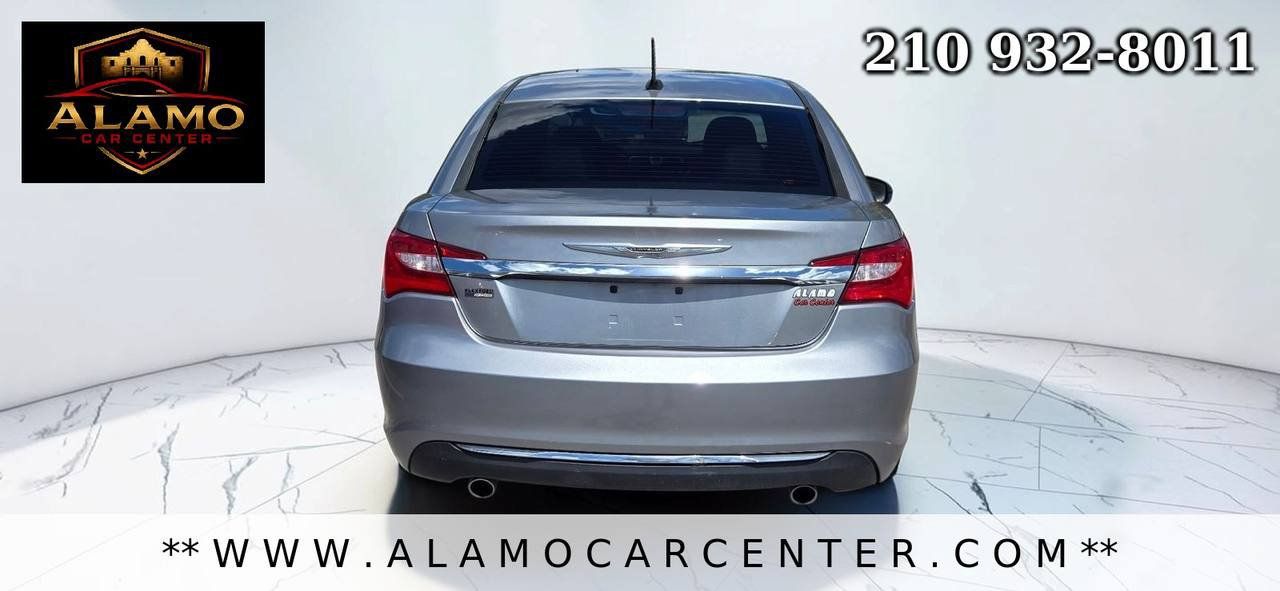 Used 2013 Chrysler 200 Limited FWD image 4