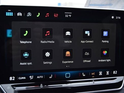 New 2026 Volkswagen Tiguan SE R-Line image 15