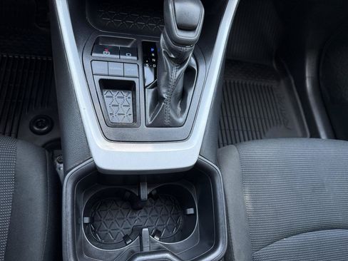 Used 2024 Toyota RAV4 LE FWD image 33
