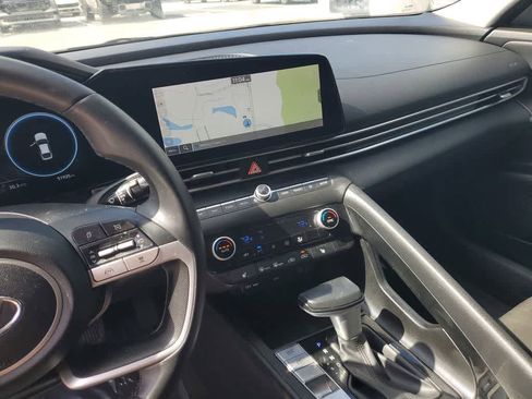 Used 2023 Hyundai Elantra SEL w/ Convenience Package image 29