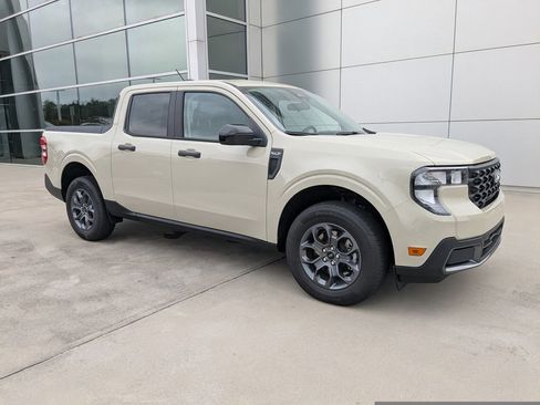 New 2025 Ford Maverick XLT w/ XLT Luxury Package image 2