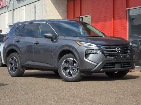 Used 2025 Nissan Rogue SV FWD image 2