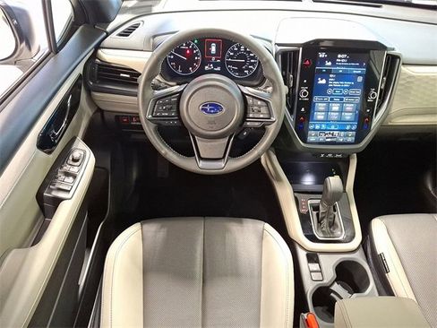 Certified 2025 Subaru Forester Limited image 11