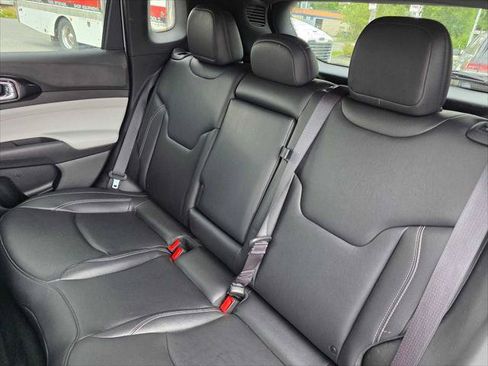 Used 2025 Jeep Compass Limited AWD/4WD image 17