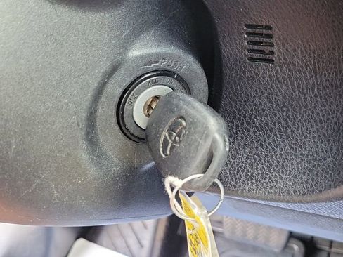 Used 2017 Toyota Corolla LE w/ LE Premium Package image 33