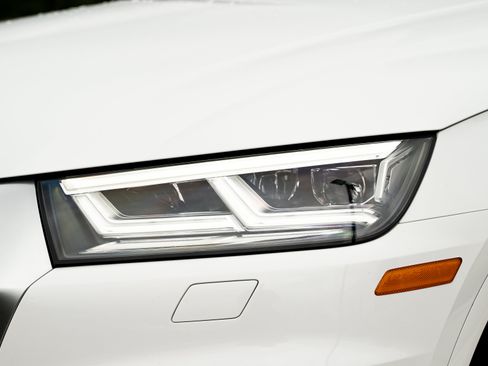 Used 2019 Audi Q5 Prestige w/ Prestige Package AWD/4WD image 35