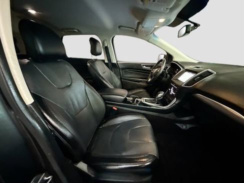 Used 2017 Ford Edge Titanium w/ Technology Package FWD image 28