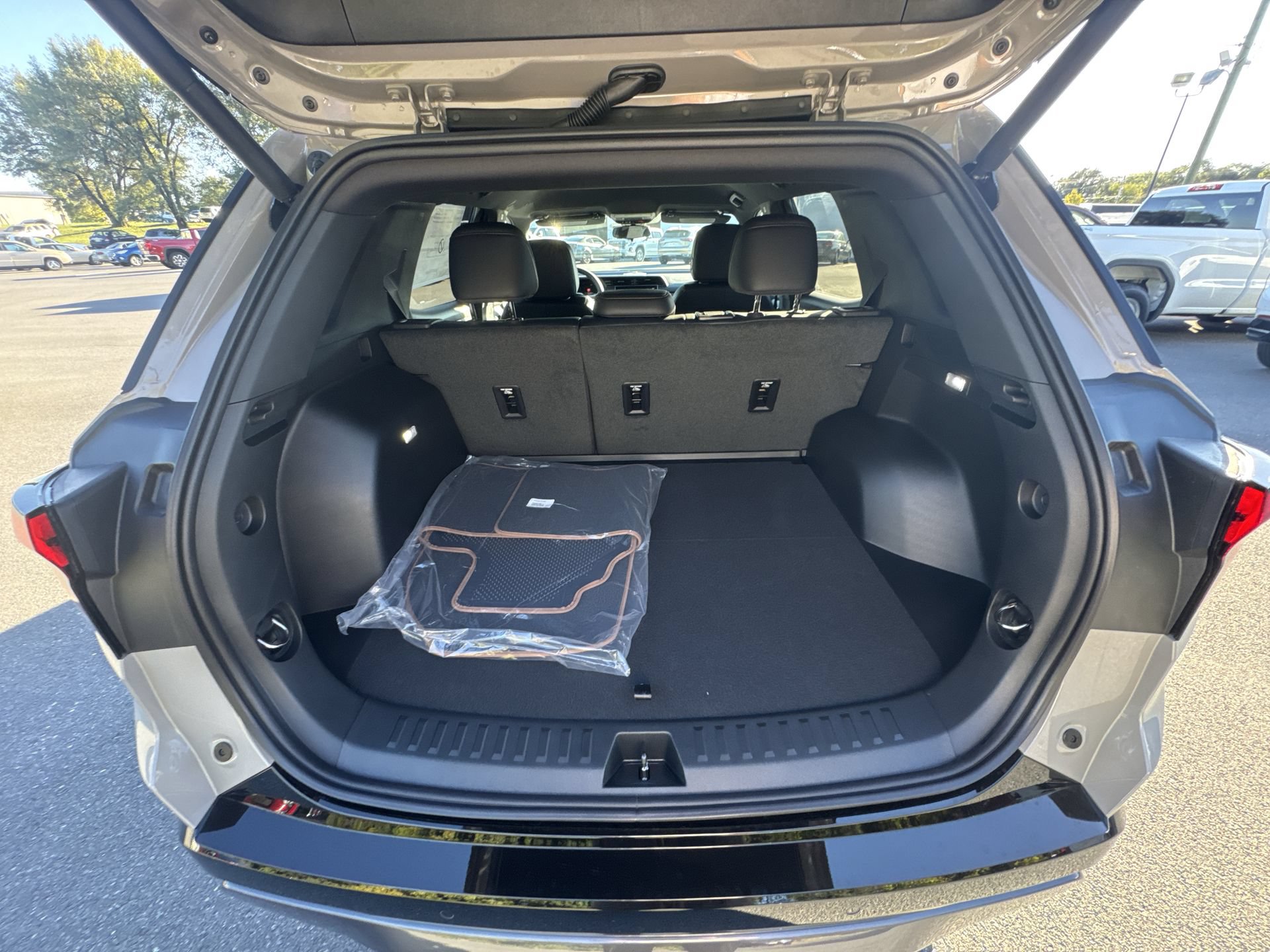New 2027 GMC Terrain AT4 w/ Convenience Package III AWD/4WD image 20