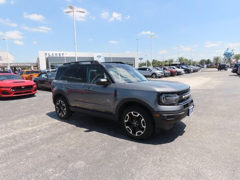 Certified 2024 Ford Bronco Sport Outer Banks w/ Tech Package AWD/4WD image 6