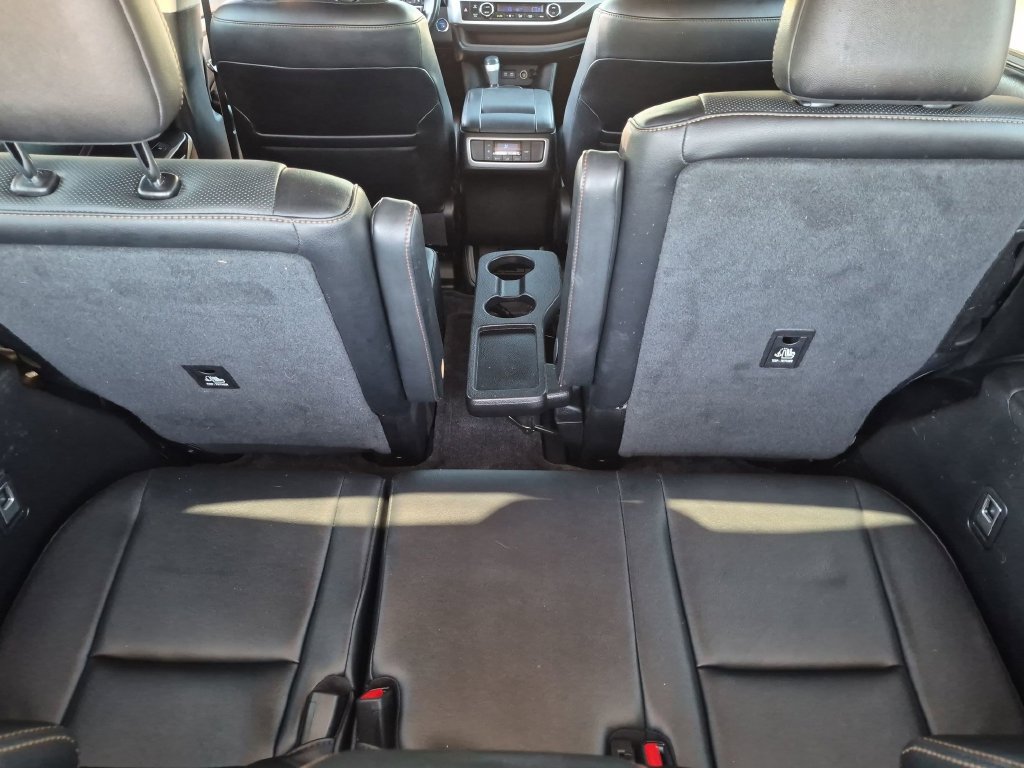 Used 2017 Toyota Highlander Limited AWD/4WD image 35