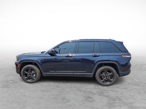 Used 2024 Jeep Grand Cherokee Limited w/ Black Appearance Package AWD/4WD image 2