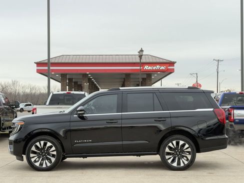 New 2026 Ford Expedition Platinum w/ Driver's Package image 3