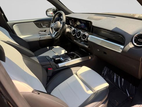 Used 2020 Mercedes-Benz GLB 250 4MATIC image 35