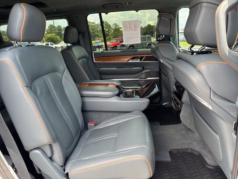 Used 2022 Jeep Grand Wagoneer Series II w/ Convenience Group III image 22