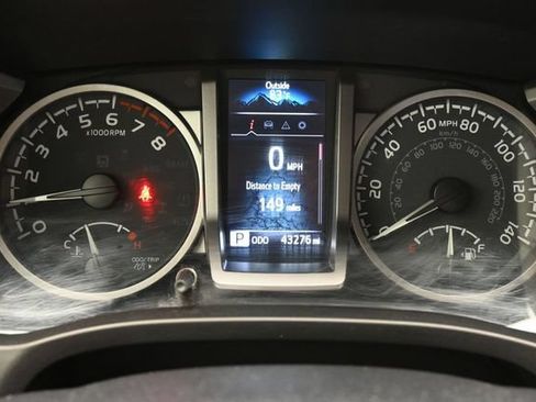 Used 2022 Toyota Tacoma SR5 w/ Technology Package AWD/4WD image 35