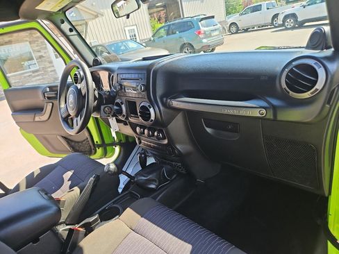 Used 2012 Jeep Wrangler Unlimited Sport AWD/4WD image 17