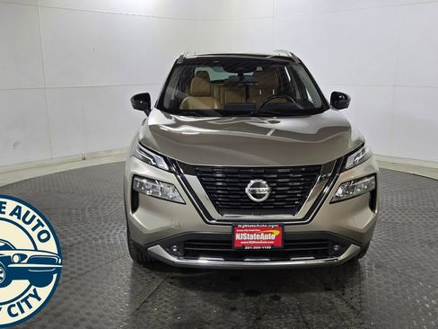 Used 2021 Nissan Rogue Platinum AWD/4WD image 2