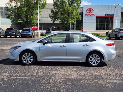 Certified 2020 Toyota Corolla LE FWD image 3
