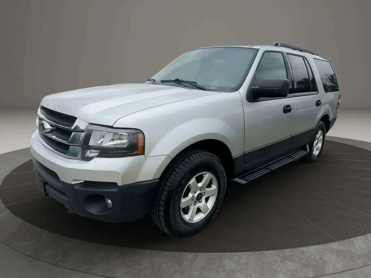 Used 2017 Ford Expedition XL w/ Equipment Group 101A AWD/4WD image 3