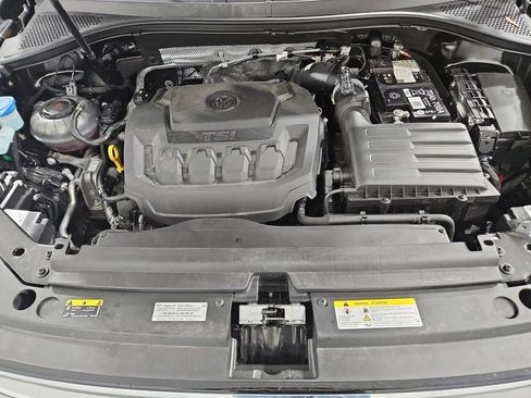 Certified 2024 Volkswagen Tiguan SE w/ Panoramic Sunroof Package image 25