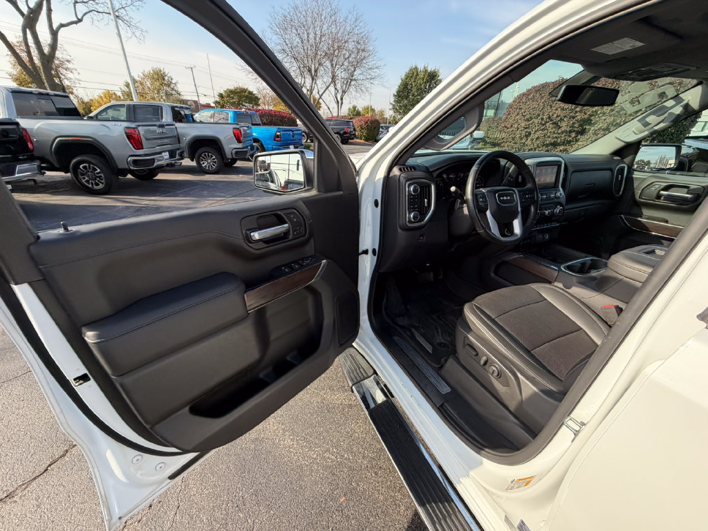 Used 2022 GMC Sierra 1500 SLT w/ SLT Premium Package AWD/4WD image 23