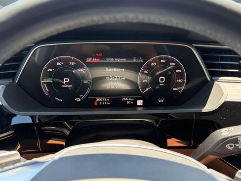 Used 2024 Audi Q8 e-tron Prestige AWD/4WD image 19