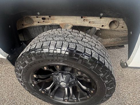 Used 2017 Chevrolet Silverado 2500 LT AWD/4WD image 11