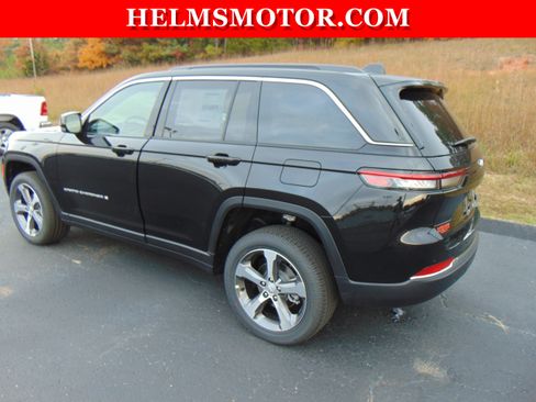 New 2025 Jeep Grand Cherokee Limited RWD image 8