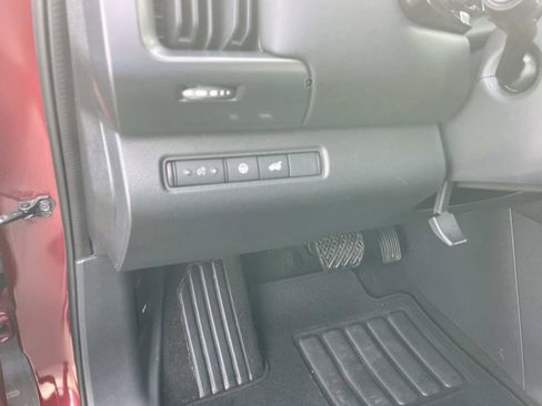 Used 2022 Nissan Pathfinder SL w/ SL Black Package image 30