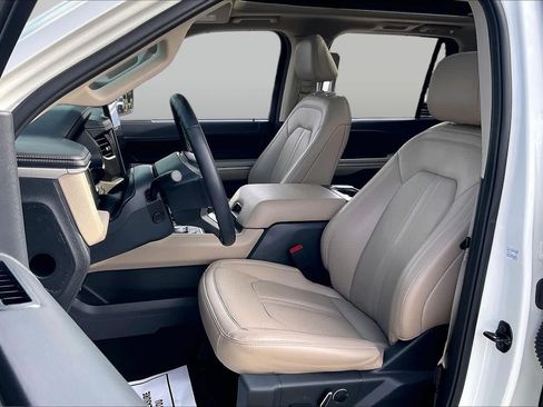 Used 2024 Ford Expedition Limited RWD image 8