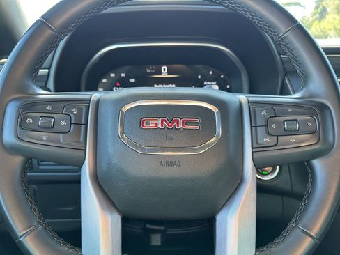 Used 2023 GMC Yukon SLT image 18