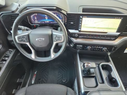 Used 2025 Chevrolet Silverado 1500 LT Trail Boss w/ Convenience Package II AWD/4WD image 29