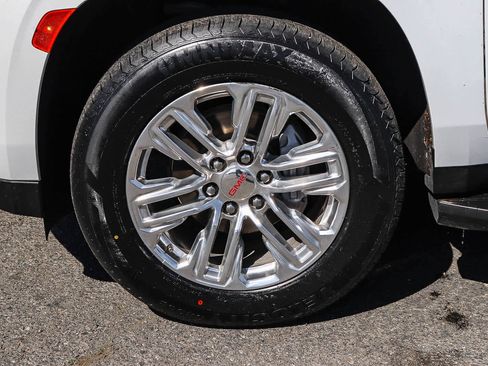 Used 2024 GMC Yukon XL SLT image 10