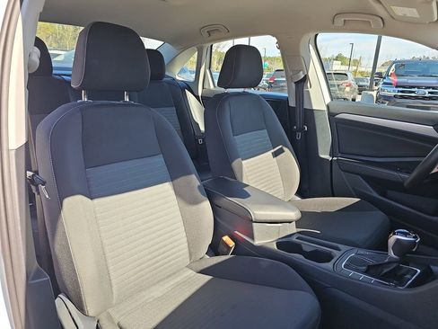 Used 2025 Volkswagen Jetta S image 13