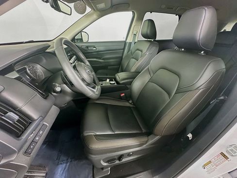 Used 2025 Nissan Pathfinder SL w/ Cargo Package AWD/4WD image 29