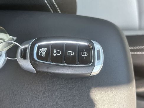 Used 2024 Hyundai Venue SEL FWD image 27