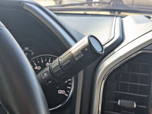 Used 2022 Ford F350 Platinum w/ FX4 Off-Road Package image 27