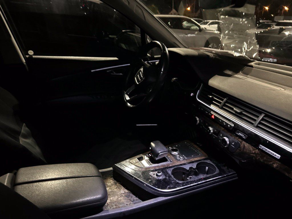 Used 2018 Audi Q7 3.0T Premium Plus w/ Premium Plus Package AWD/4WD image 9