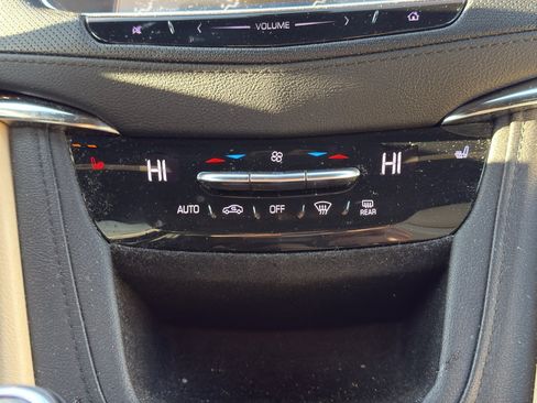 Used 2019 Cadillac XT5 Luxury image 24