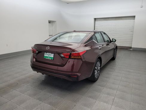 Used 2024 Nissan Altima 2.5 SV FWD image 9