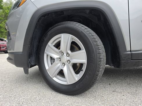 Certified 2022 Jeep Compass Latitude w/ Convenience Group FWD image 31