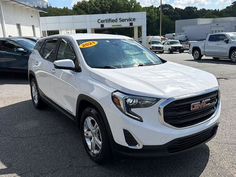 Used 2021 GMC Terrain SLE w/ LPO, Floor Liner Package FWD image 3