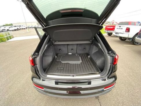 Used 2024 Audi Q3 2.0T Premium w/ Convenience Package AWD/4WD image 17