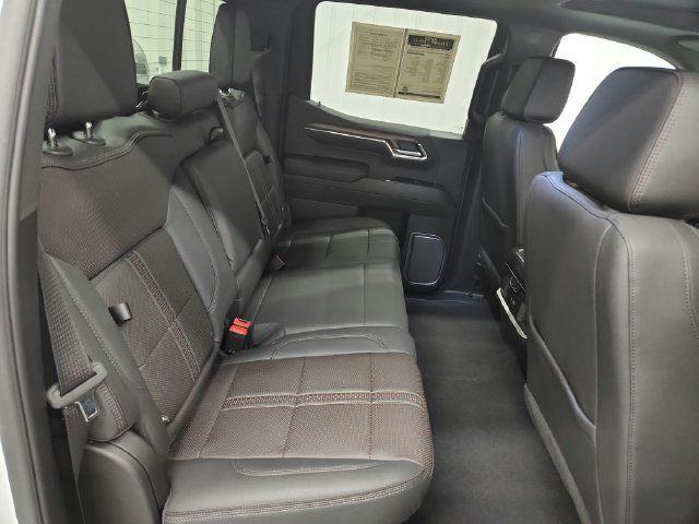 Used 2024 Chevrolet Silverado 1500 High Country w/ High Country Premium Package AWD/4WD image 46