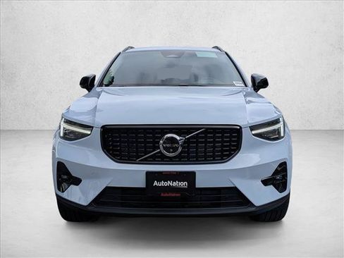 New 2026 Volvo XC40 B5 Plus w/ Climate Package AWD/4WD image 5