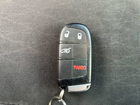 Used 2020 Dodge Durango SXT AWD/4WD image 32