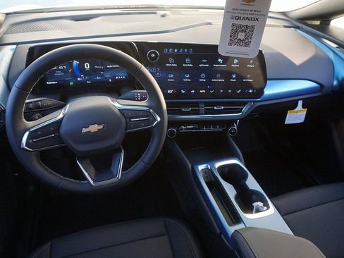 New 2026 Chevrolet Equinox EV LT image 13